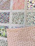 Sengetæppe / 20 shades of pink/ Mål: 0,90x 1,15m