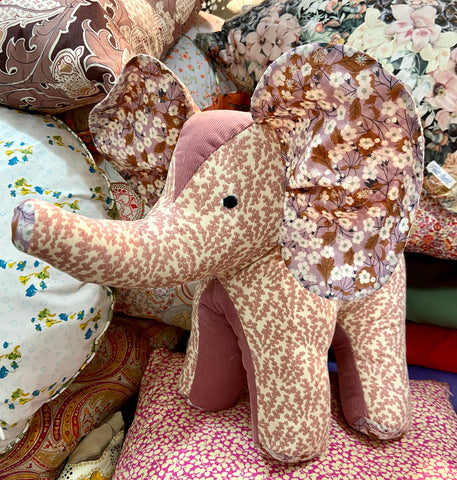Elephant / Pink Velvet
